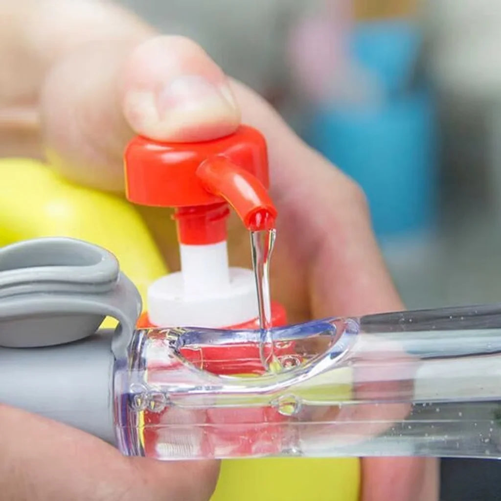 Escova de Limpeza 2 em 1 com Dispenser de Detergente – Multifuncional, Prática, Compacta, Higiênica, Durável, Fácil de Usar e Armazenar