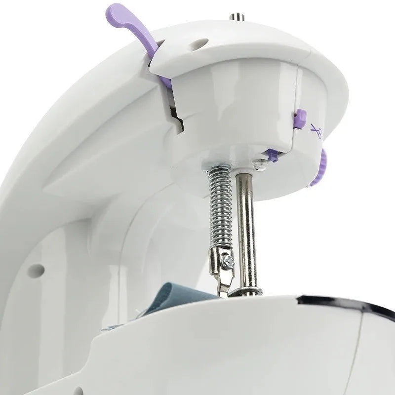 Mini máquina de costura plana portátil com pedal, 110V/220V, cor branca.